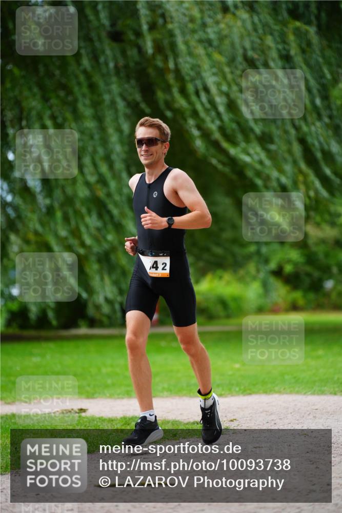 30.08.2026 - Elbe Triathlon Hamburg LAZAROV Photography http://msf.ph/oto/10093738 30.08.2026 15:19:17 Laufen 42, 3 meine-sportfotos.de
