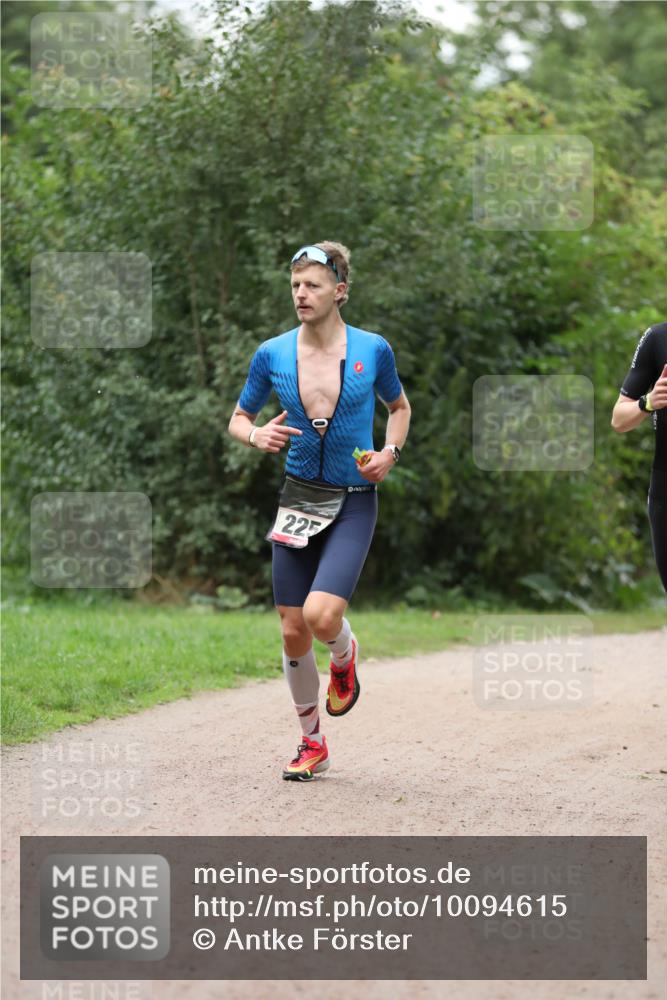 30.08.2026 - Elbe Triathlon Hamburg Antke Förster http://msf.ph/oto/10094615 30.08.2026 09:21:58 Laufen 225 meine-sportfotos.de