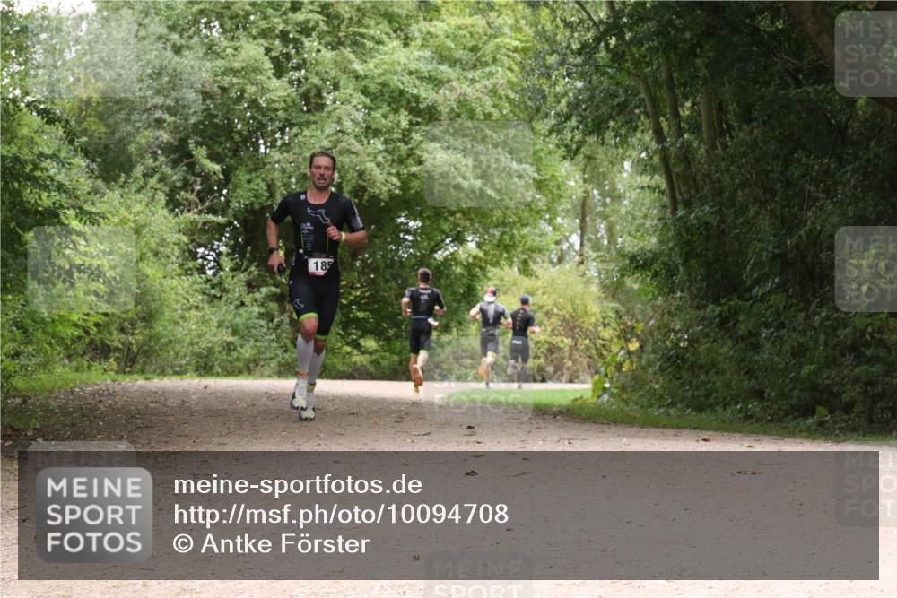 30.08.2026 - Elbe Triathlon Hamburg Antke Förster http://msf.ph/oto/10094708 30.08.2026 09:42:50 Laufen 185 meine-sportfotos.de