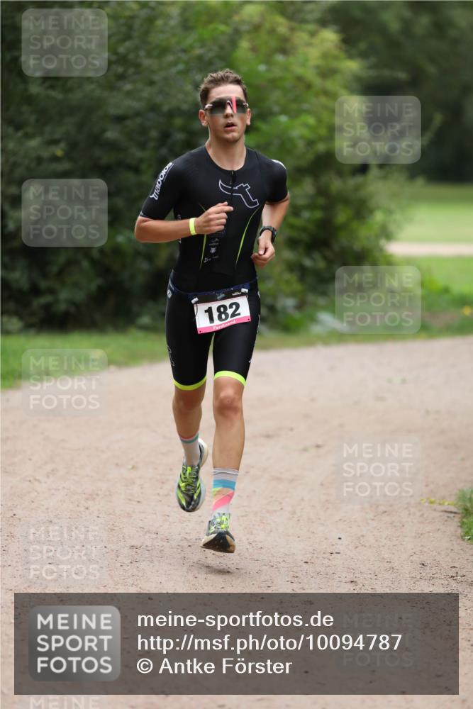 30.08.2026 - Elbe Triathlon Hamburg Antke Förster http://msf.ph/oto/10094787 30.08.2026 09:30:32 Laufen 182 meine-sportfotos.de