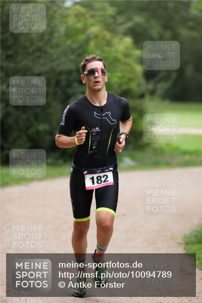 30.08.2026 - Elbe Triathlon Hamburg Antke Förster http://msf.ph/oto/10094789 30.08.2026 09:30:33 Laufen 182 meine-sportfotos.de