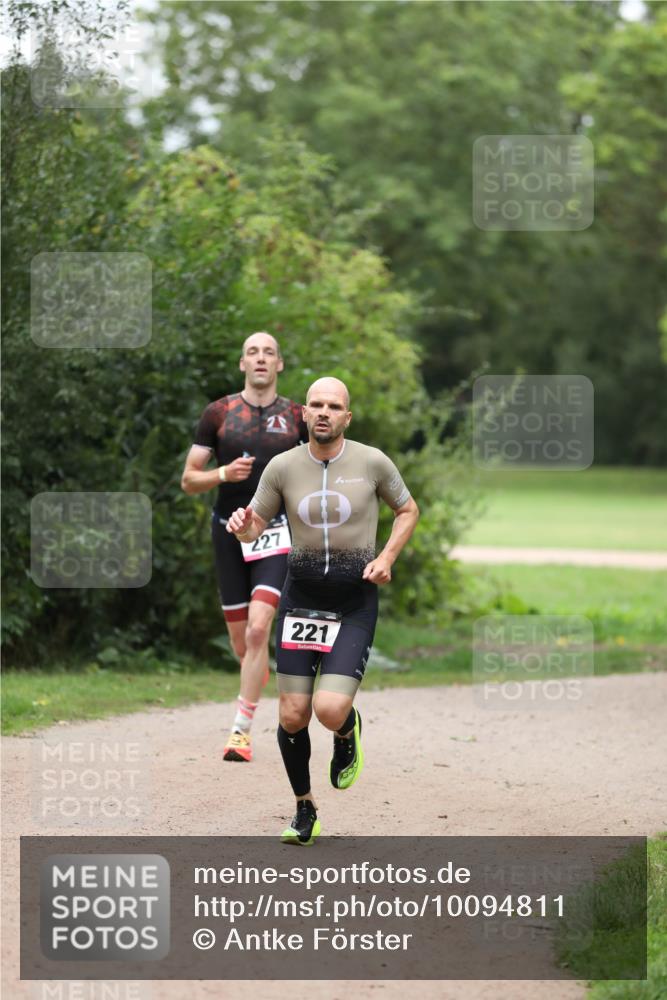 30.08.2026 - Elbe Triathlon Hamburg Antke Förster http://msf.ph/oto/10094811 30.08.2026 09:31:49 Laufen 227, 221 meine-sportfotos.de
