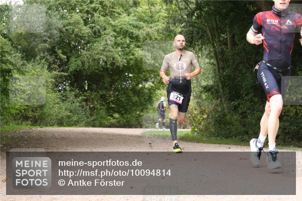 30.08.2026 - Elbe Triathlon Hamburg Antke Förster http://msf.ph/oto/10094814 30.08.2026 09:47:58 Laufen 221 meine-sportfotos.de