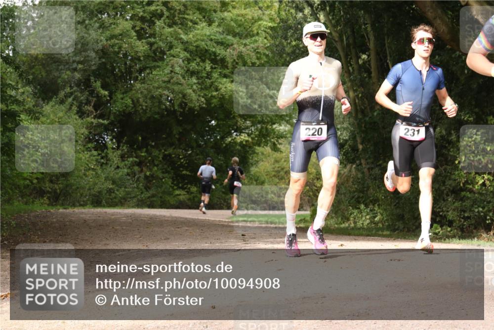 30.08.2026 - Elbe Triathlon Hamburg Antke Förster http://msf.ph/oto/10094908 30.08.2026 09:52:20 Laufen 220, 231 meine-sportfotos.de