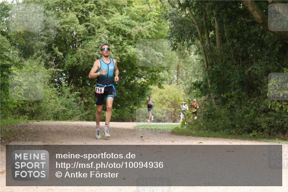 30.08.2026 - Elbe Triathlon Hamburg Antke Förster http://msf.ph/oto/10094936 30.08.2026 09:52:55 Laufen 210 meine-sportfotos.de