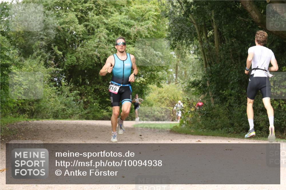 30.08.2026 - Elbe Triathlon Hamburg Antke Förster http://msf.ph/oto/10094938 30.08.2026 09:52:56 Laufen 210 meine-sportfotos.de