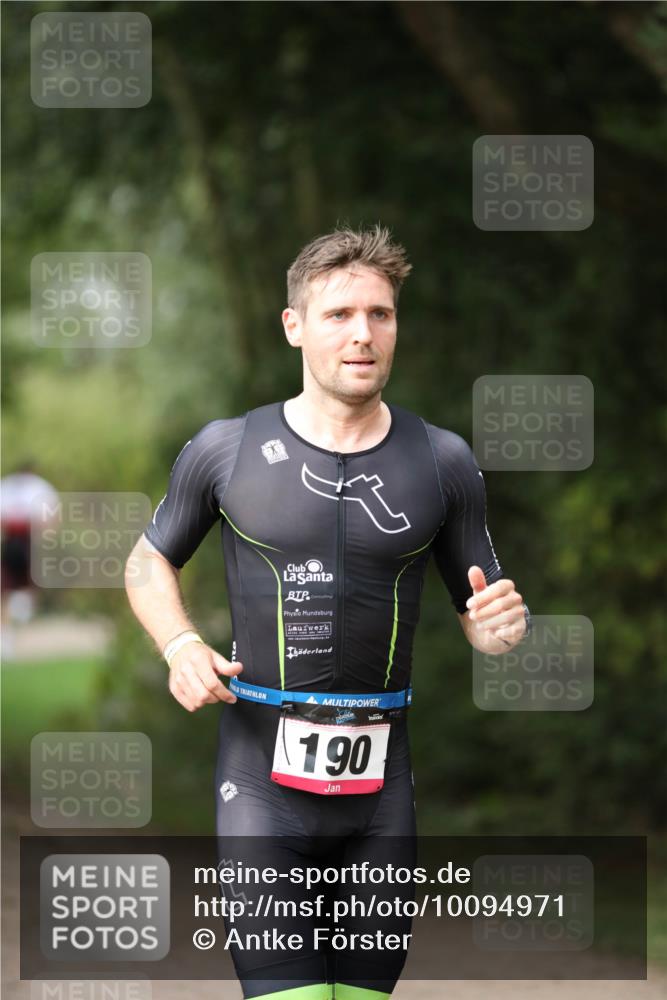 30.08.2026 - Elbe Triathlon Hamburg Antke Förster http://msf.ph/oto/10094971 30.08.2026 09:39:03 Laufen 190 meine-sportfotos.de