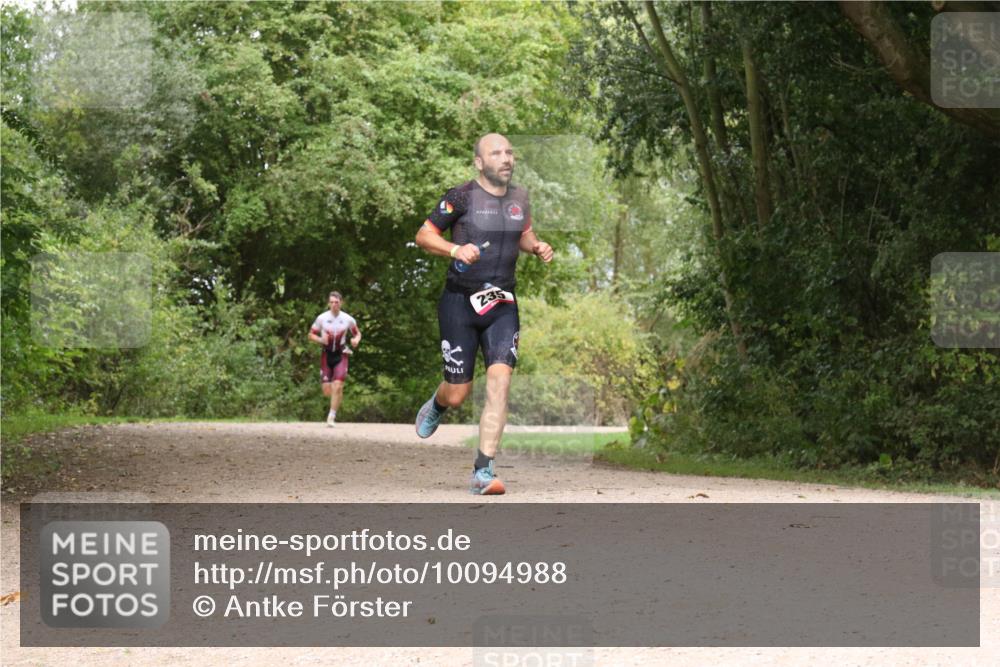 30.08.2026 - Elbe Triathlon Hamburg Antke Förster http://msf.ph/oto/10094988 30.08.2026 09:54:50 Laufen 235 meine-sportfotos.de