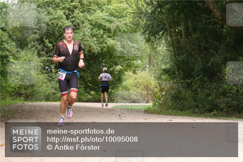 30.08.2026 - Elbe Triathlon Hamburg Antke Förster http://msf.ph/oto/10095008 30.08.2026 09:55:09 Laufen 229 meine-sportfotos.de