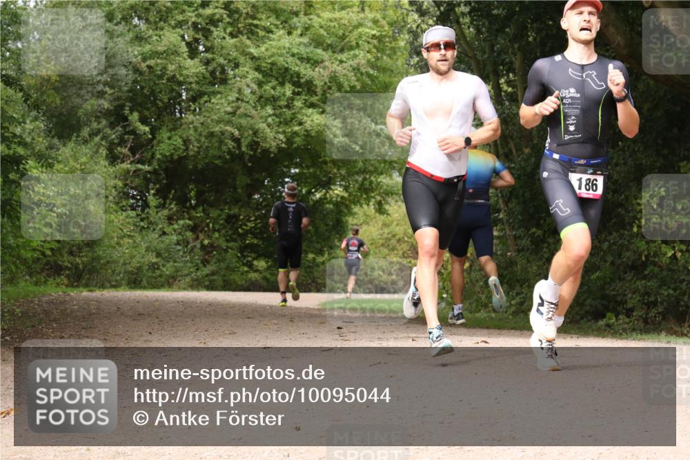 30.08.2026 - Elbe Triathlon Hamburg Antke Förster http://msf.ph/oto/10095044 30.08.2026 09:55:55 Laufen 186 meine-sportfotos.de