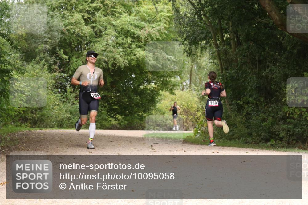 30.08.2026 - Elbe Triathlon Hamburg Antke Förster http://msf.ph/oto/10095058 30.08.2026 09:56:28 Laufen 244, 358 meine-sportfotos.de