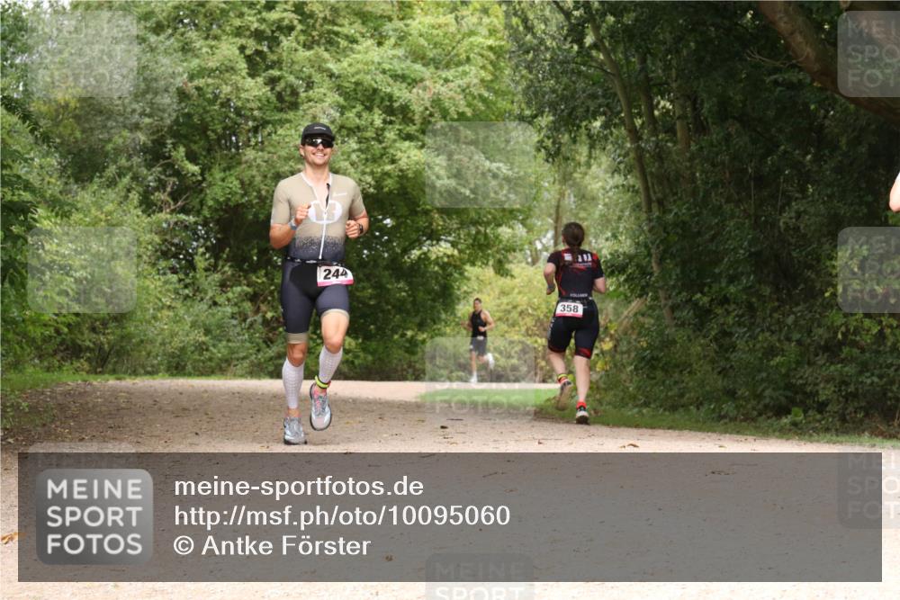 30.08.2026 - Elbe Triathlon Hamburg Antke Förster http://msf.ph/oto/10095060 30.08.2026 09:56:28 Laufen 244, 358 meine-sportfotos.de