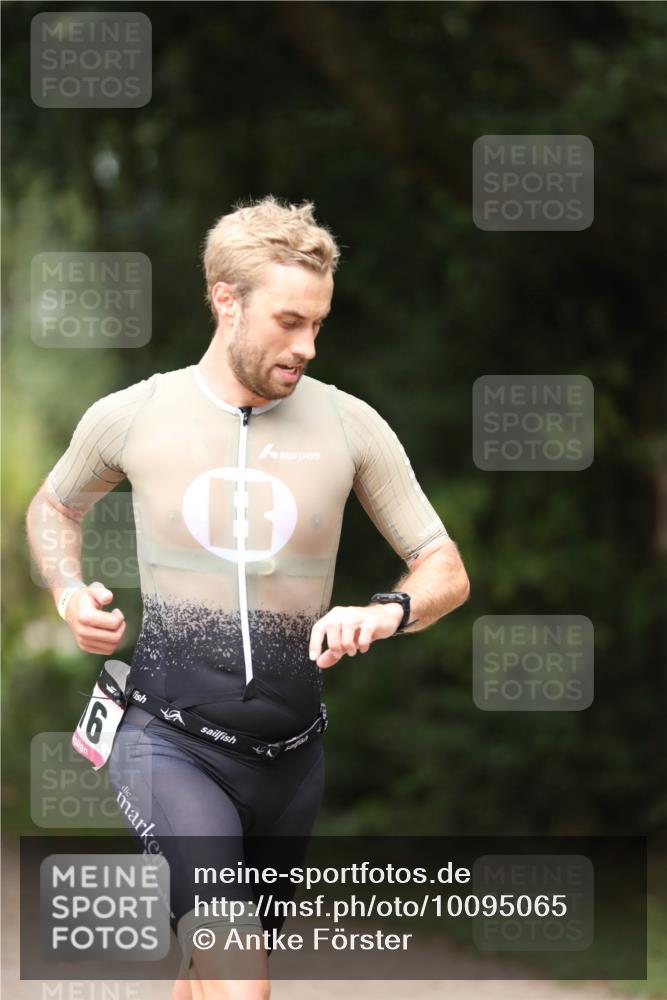 30.08.2026 - Elbe Triathlon Hamburg Antke Förster http://msf.ph/oto/10095065 30.08.2026 09:44:32 Laufen 6 meine-sportfotos.de