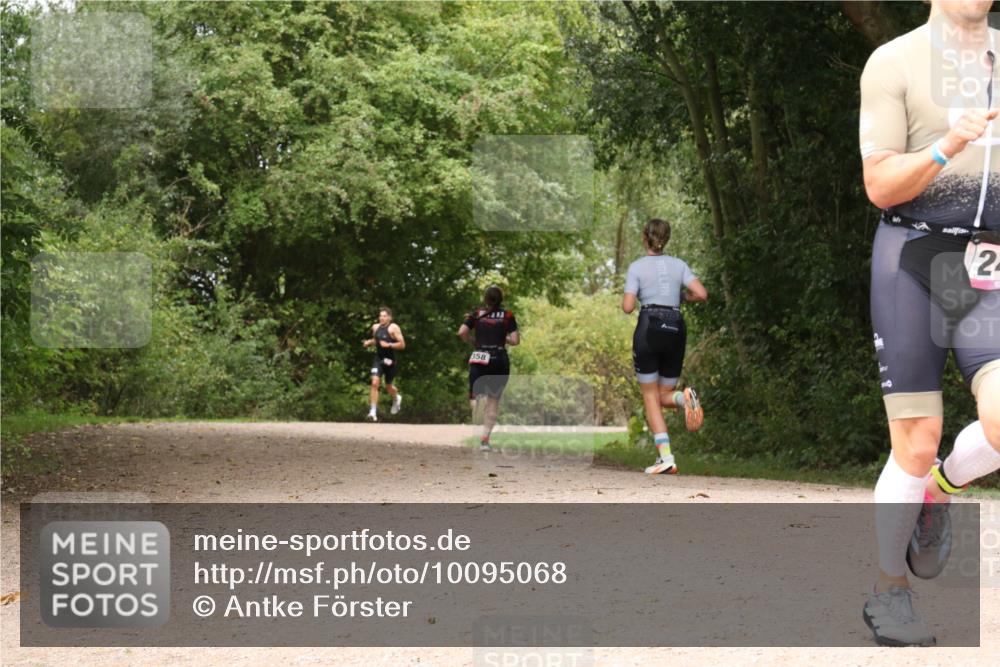 30.08.2026 - Elbe Triathlon Hamburg Antke Förster http://msf.ph/oto/10095068 30.08.2026 09:56:30 Laufen 358, 2 meine-sportfotos.de
