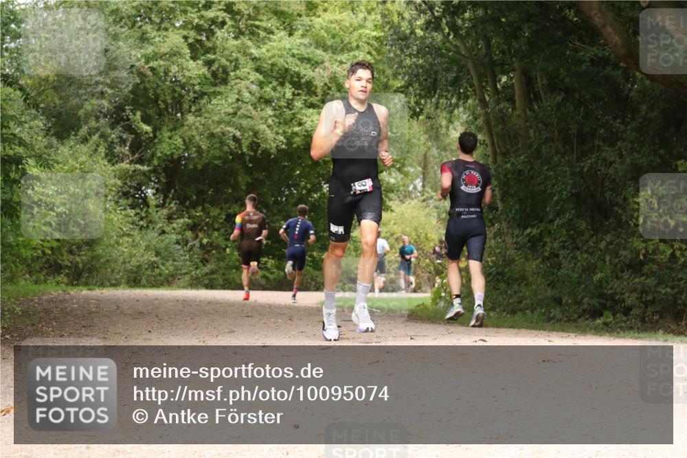 30.08.2026 - Elbe Triathlon Hamburg Antke Förster http://msf.ph/oto/10095074 30.08.2026 09:56:38 Laufen 1910 meine-sportfotos.de
