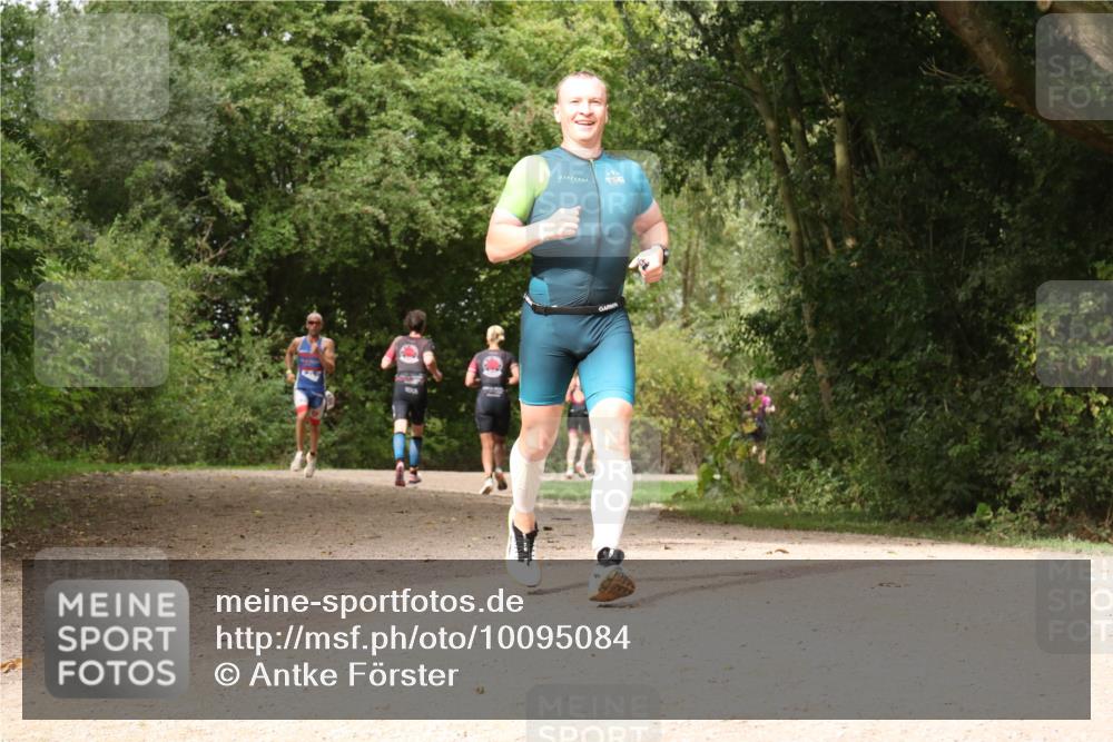 30.08.2026 - Elbe Triathlon Hamburg Antke Förster http://msf.ph/oto/10095084 30.08.2026 09:56:53 Laufen  meine-sportfotos.de