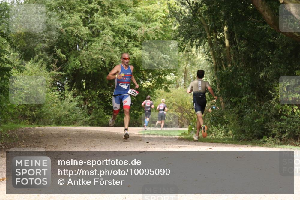 30.08.2026 - Elbe Triathlon Hamburg Antke Förster http://msf.ph/oto/10095090 30.08.2026 09:56:57 Laufen 203 meine-sportfotos.de