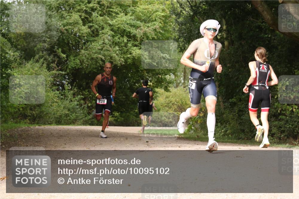30.08.2026 - Elbe Triathlon Hamburg Antke Förster http://msf.ph/oto/10095102 30.08.2026 09:57:14 Laufen 228 meine-sportfotos.de