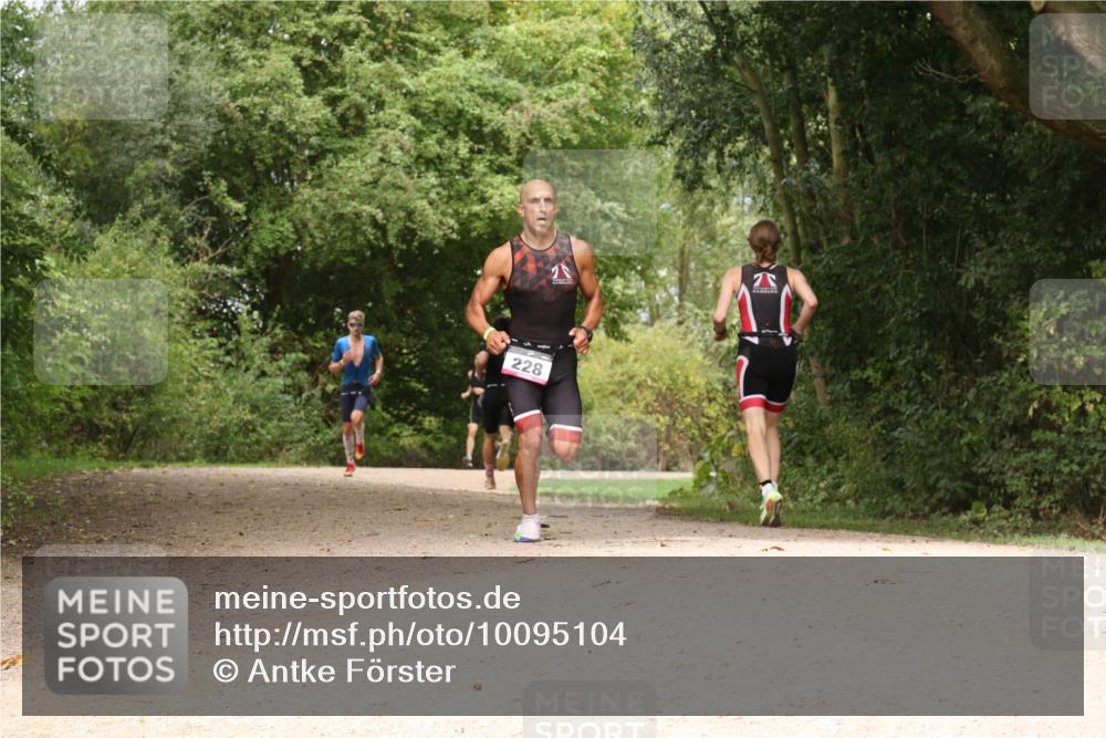 30.08.2026 - Elbe Triathlon Hamburg Antke Förster http://msf.ph/oto/10095104 30.08.2026 09:57:15 Laufen 228 meine-sportfotos.de