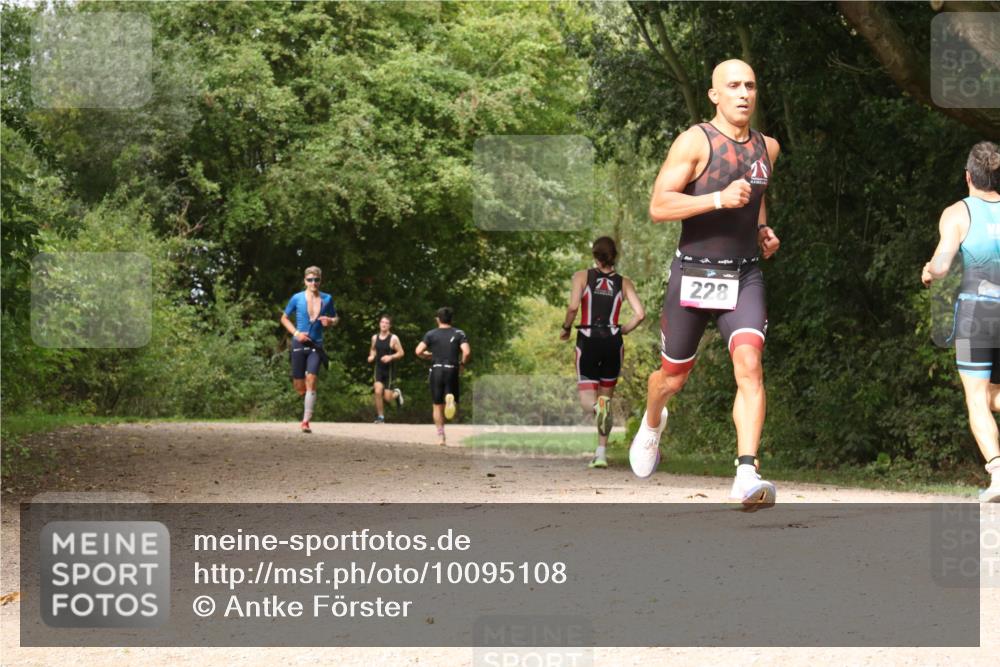 30.08.2026 - Elbe Triathlon Hamburg Antke Förster http://msf.ph/oto/10095108 30.08.2026 09:57:16 Laufen 228 meine-sportfotos.de