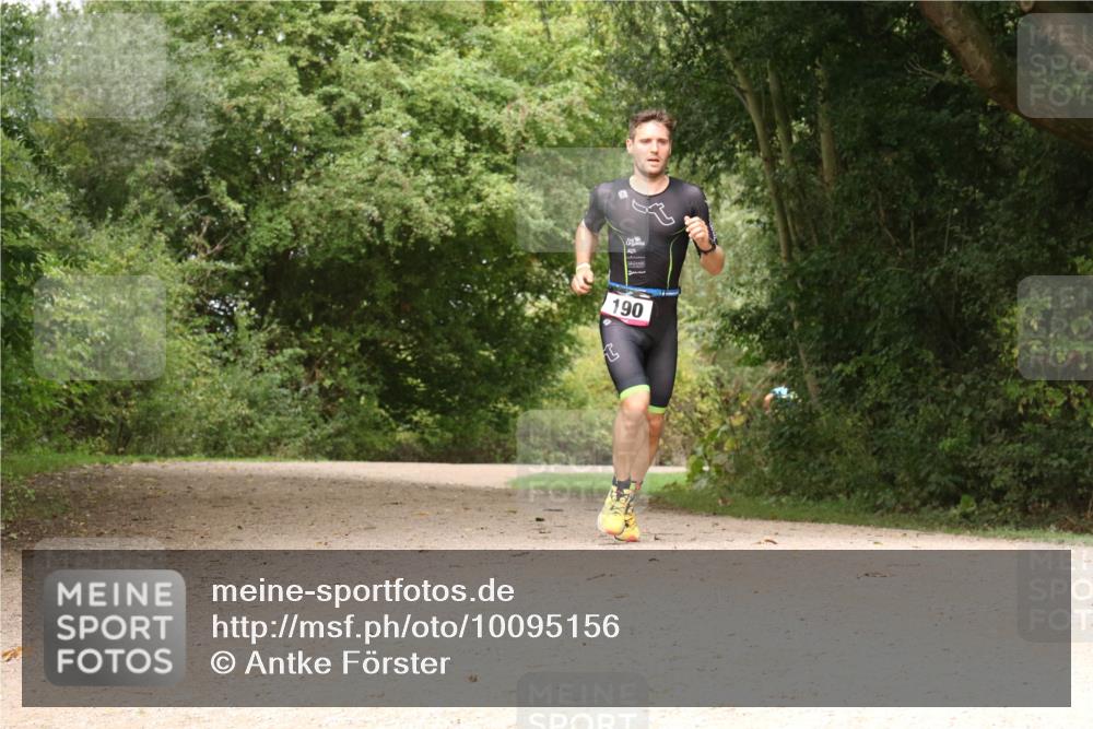 30.08.2026 - Elbe Triathlon Hamburg Antke Förster http://msf.ph/oto/10095156 30.08.2026 09:58:32 Laufen 190 meine-sportfotos.de