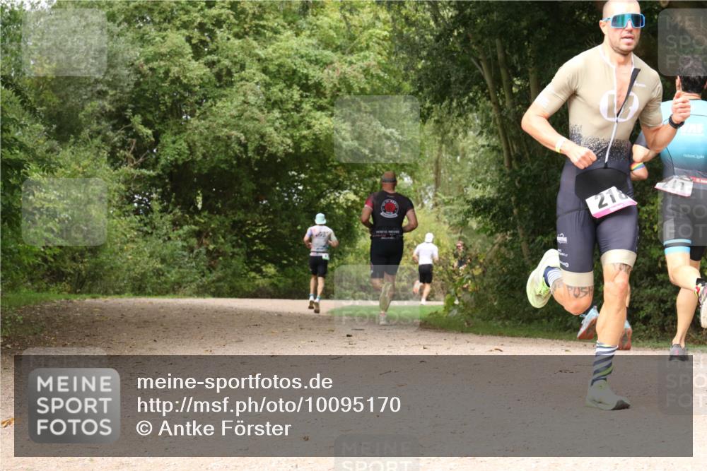 30.08.2026 - Elbe Triathlon Hamburg Antke Förster http://msf.ph/oto/10095170 30.08.2026 09:59:03 Laufen 17 meine-sportfotos.de