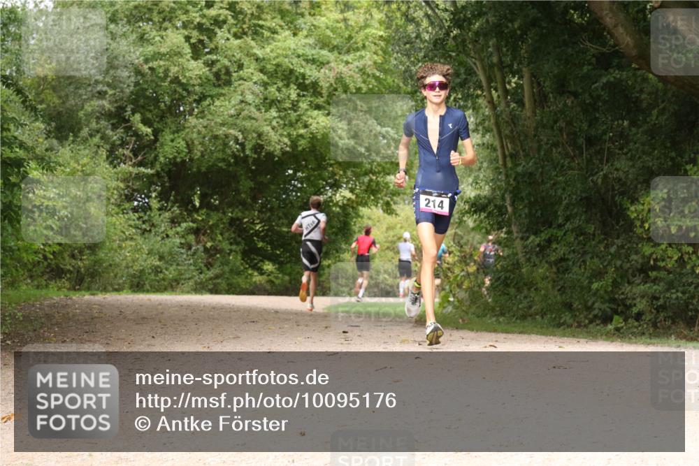 30.08.2026 - Elbe Triathlon Hamburg Antke Förster http://msf.ph/oto/10095176 30.08.2026 09:59:15 Laufen 16, 214 meine-sportfotos.de