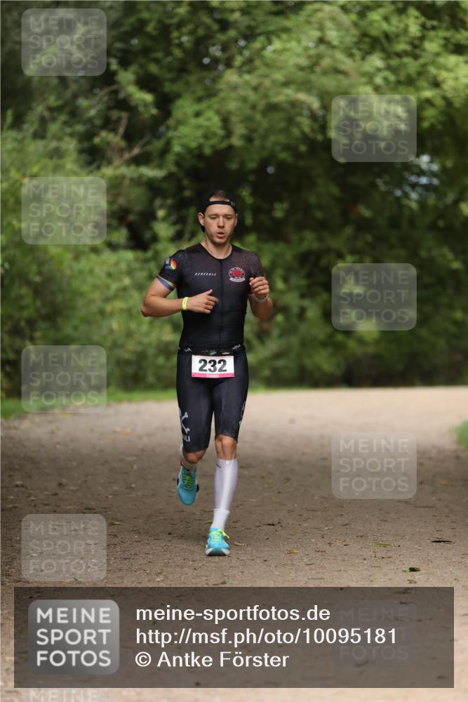 30.08.2026 - Elbe Triathlon Hamburg Antke Förster http://msf.ph/oto/10095181 30.08.2026 09:50:48 Laufen 232, 17 meine-sportfotos.de