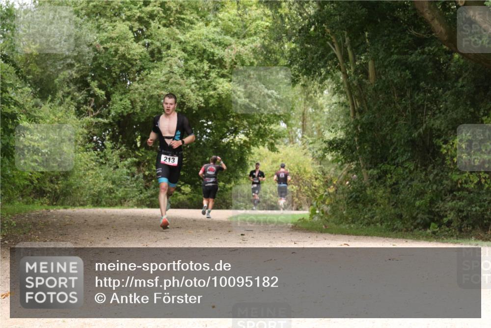 30.08.2026 - Elbe Triathlon Hamburg Antke Förster http://msf.ph/oto/10095182 30.08.2026 10:00:14 Laufen 213 meine-sportfotos.de