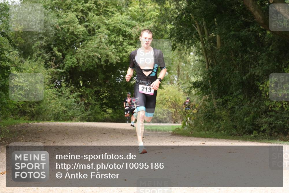 30.08.2026 - Elbe Triathlon Hamburg Antke Förster http://msf.ph/oto/10095186 30.08.2026 10:00:15 Laufen 213 meine-sportfotos.de