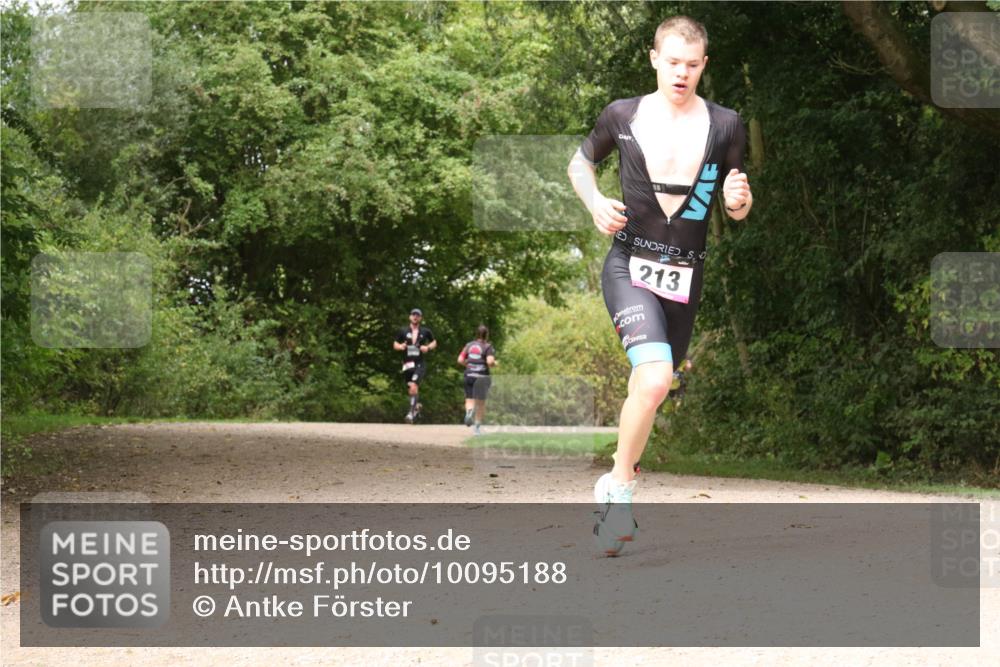30.08.2026 - Elbe Triathlon Hamburg Antke Förster http://msf.ph/oto/10095188 30.08.2026 10:00:16 Laufen 213 meine-sportfotos.de