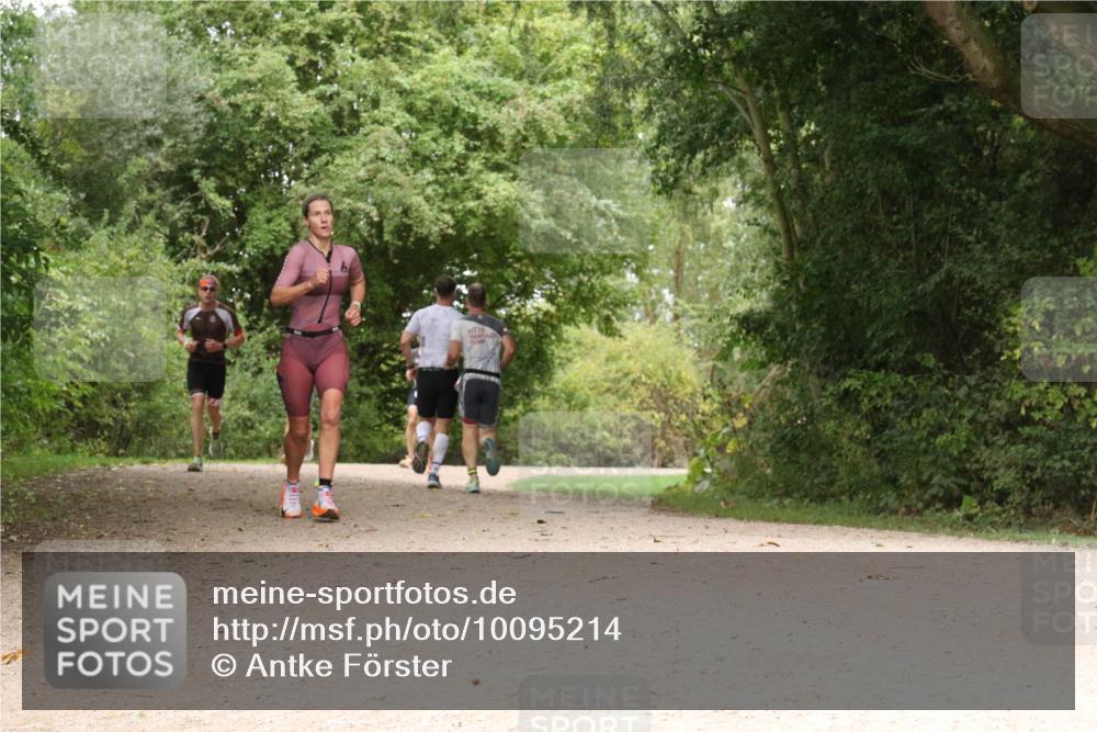 30.08.2026 - Elbe Triathlon Hamburg Antke Förster http://msf.ph/oto/10095214 30.08.2026 10:01:20 Laufen 16 meine-sportfotos.de