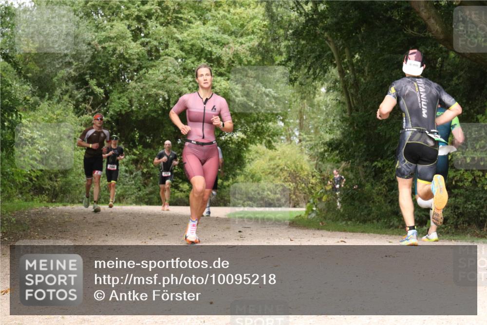 30.08.2026 - Elbe Triathlon Hamburg Antke Förster http://msf.ph/oto/10095218 30.08.2026 10:01:21 Laufen  meine-sportfotos.de