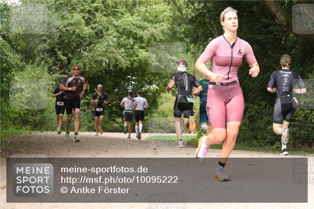 30.08.2026 - Elbe Triathlon Hamburg Antke Förster http://msf.ph/oto/10095222 30.08.2026 10:01:22 Laufen 2 meine-sportfotos.de
