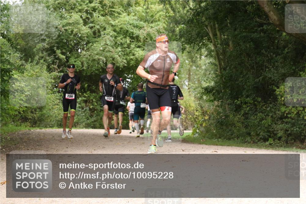 30.08.2026 - Elbe Triathlon Hamburg Antke Förster http://msf.ph/oto/10095228 30.08.2026 10:01:24 Laufen 286, 258 meine-sportfotos.de