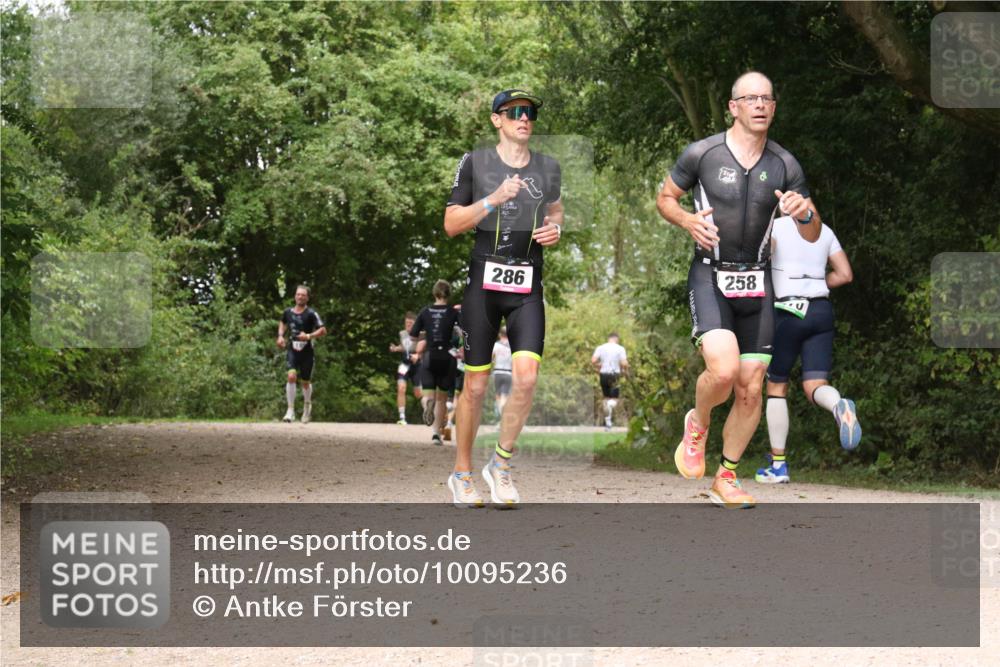 30.08.2026 - Elbe Triathlon Hamburg Antke Förster http://msf.ph/oto/10095236 30.08.2026 10:01:27 Laufen 286, 258 meine-sportfotos.de