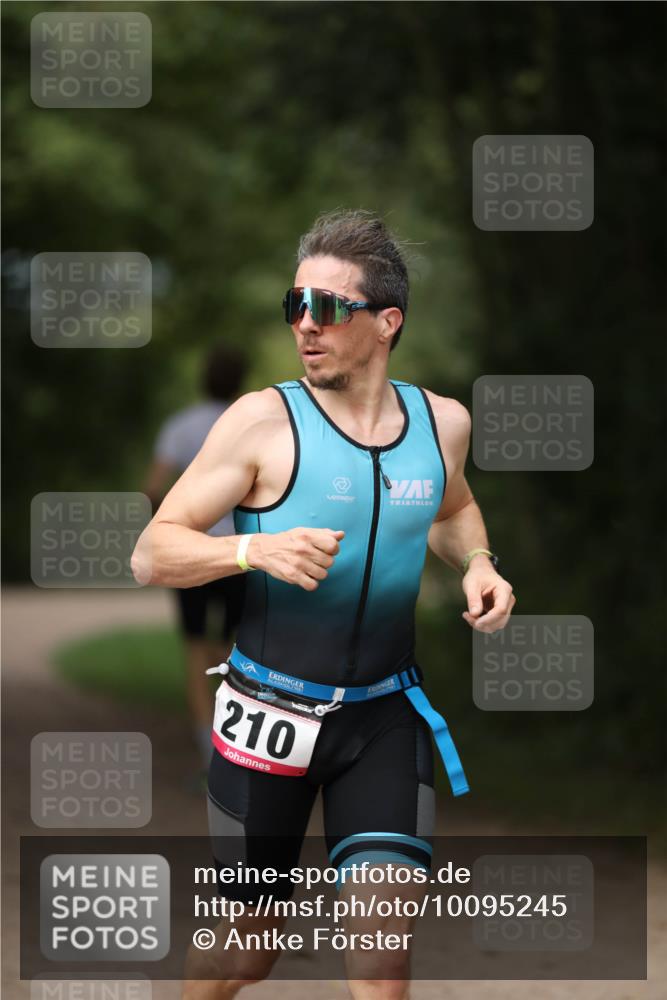 30.08.2026 - Elbe Triathlon Hamburg Antke Förster http://msf.ph/oto/10095245 30.08.2026 09:52:58 Laufen 210 meine-sportfotos.de
