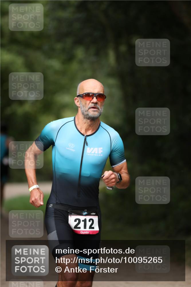 30.08.2026 - Elbe Triathlon Hamburg Antke Förster http://msf.ph/oto/10095265 30.08.2026 09:54:15 Laufen 43, 212 meine-sportfotos.de