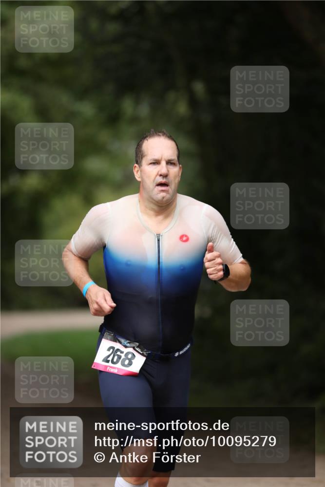 30.08.2026 - Elbe Triathlon Hamburg Antke Förster http://msf.ph/oto/10095279 30.08.2026 09:54:36 Laufen 268 meine-sportfotos.de