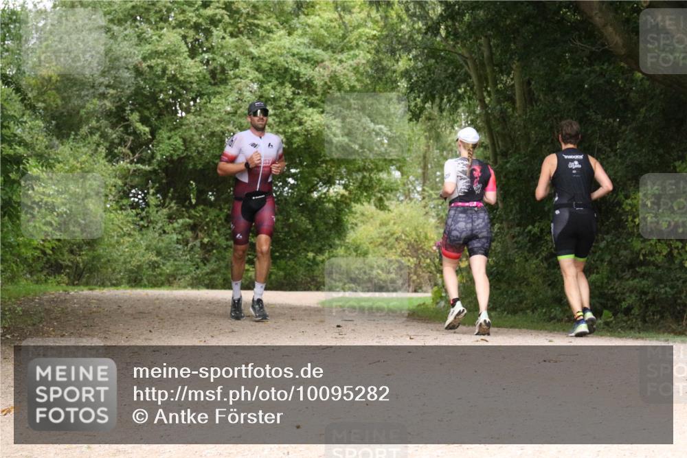 30.08.2026 - Elbe Triathlon Hamburg Antke Förster http://msf.ph/oto/10095282 30.08.2026 10:02:25 Laufen 101 meine-sportfotos.de
