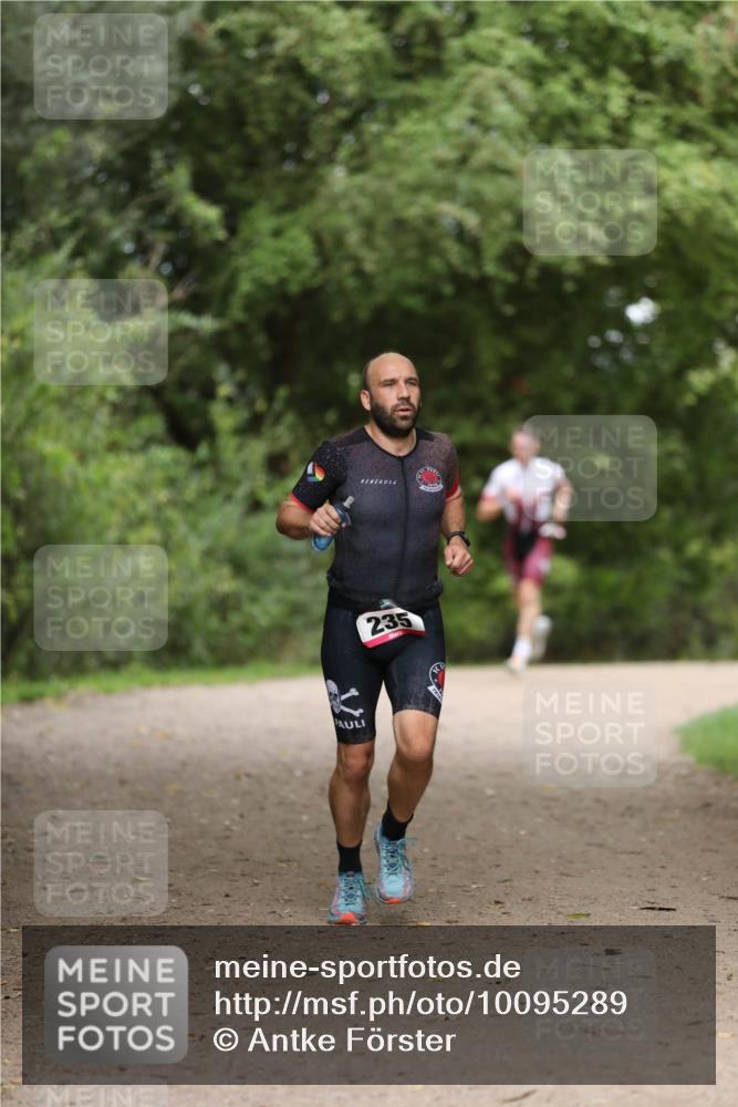 30.08.2026 - Elbe Triathlon Hamburg Antke Förster http://msf.ph/oto/10095289 30.08.2026 09:54:50 Laufen 235 meine-sportfotos.de