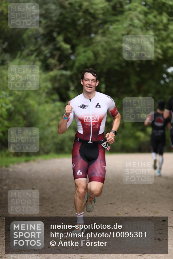 30.08.2026 - Elbe Triathlon Hamburg Antke Förster http://msf.ph/oto/10095301 30.08.2026 09:54:57 Laufen 25, 30 meine-sportfotos.de