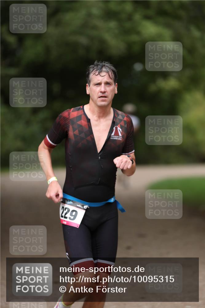 30.08.2026 - Elbe Triathlon Hamburg Antke Förster http://msf.ph/oto/10095315 30.08.2026 09:55:10 Laufen 22, 9 meine-sportfotos.de