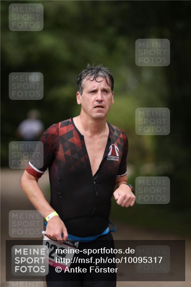 30.08.2026 - Elbe Triathlon Hamburg Antke Förster http://msf.ph/oto/10095317 30.08.2026 09:55:10 Laufen 229 meine-sportfotos.de
