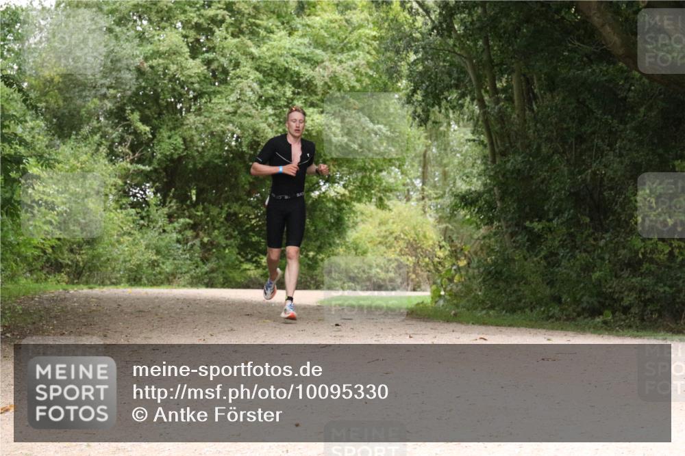 30.08.2026 - Elbe Triathlon Hamburg Antke Förster http://msf.ph/oto/10095330 30.08.2026 10:04:02 Laufen  meine-sportfotos.de