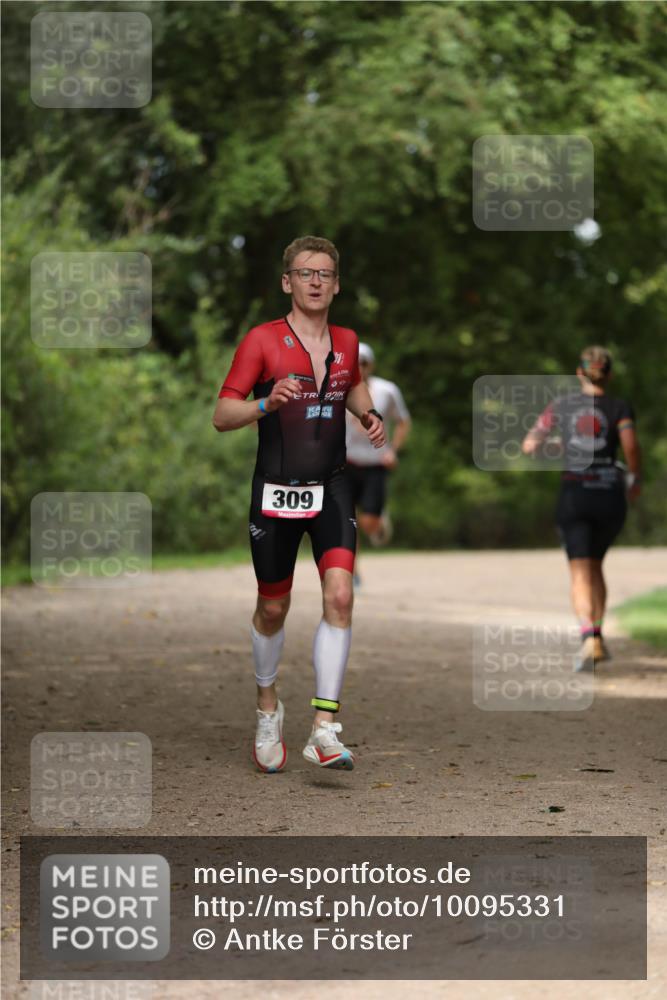 30.08.2026 - Elbe Triathlon Hamburg Antke Förster http://msf.ph/oto/10095331 30.08.2026 09:55:49 Laufen 30, 309 meine-sportfotos.de
