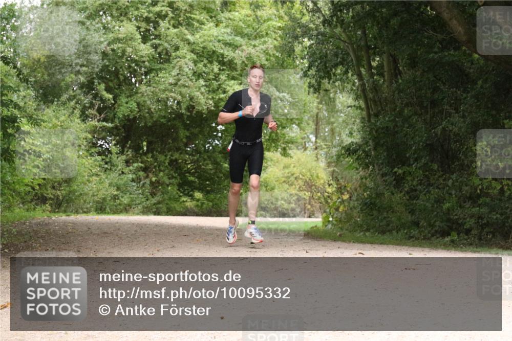 30.08.2026 - Elbe Triathlon Hamburg Antke Förster http://msf.ph/oto/10095332 30.08.2026 10:04:02 Laufen  meine-sportfotos.de