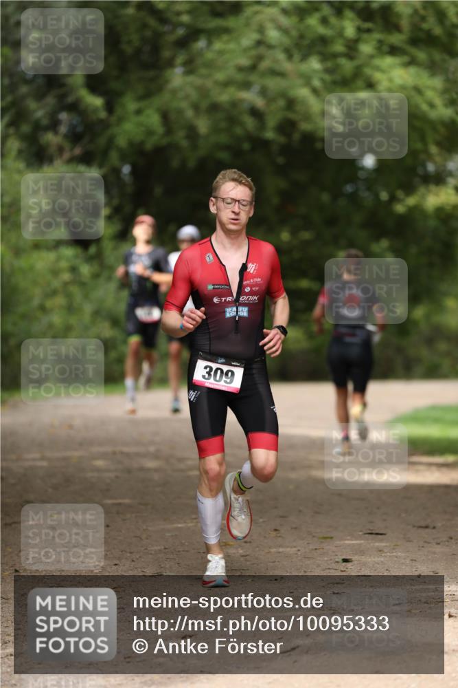 30.08.2026 - Elbe Triathlon Hamburg Antke Förster http://msf.ph/oto/10095333 30.08.2026 09:55:49 Laufen 309 meine-sportfotos.de