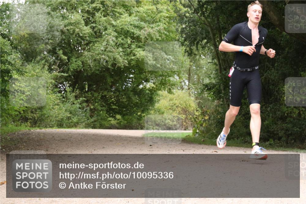 30.08.2026 - Elbe Triathlon Hamburg Antke Förster http://msf.ph/oto/10095336 30.08.2026 10:04:04 Laufen  meine-sportfotos.de