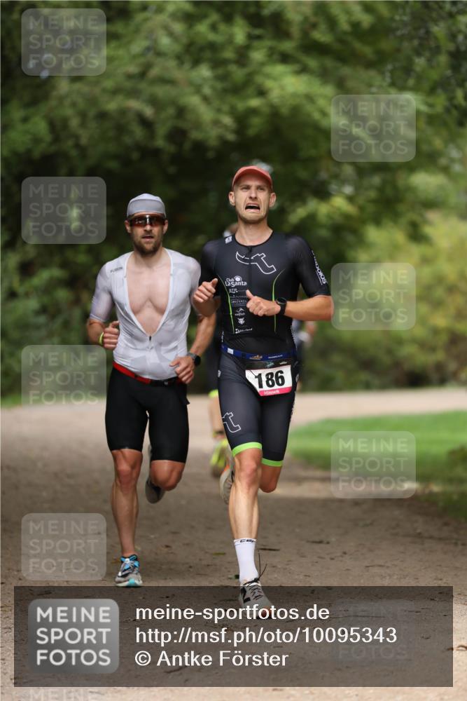 30.08.2026 - Elbe Triathlon Hamburg Antke Förster http://msf.ph/oto/10095343 30.08.2026 09:55:54 Laufen 186 meine-sportfotos.de
